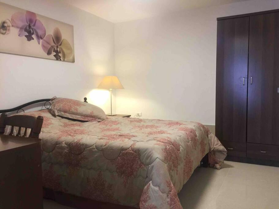 'C' Dazzling Modern 2 Bdrm Apt In Khalda Free Wifi Amman Exteriör bild