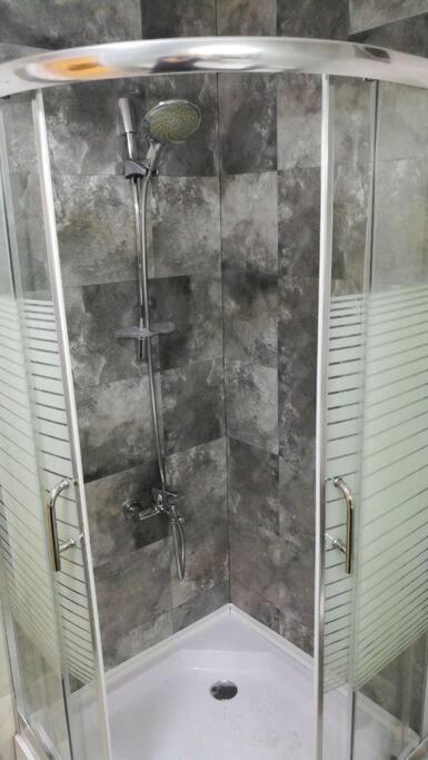 'C' Dazzling Modern 2 Bdrm Apt In Khalda Free Wifi Amman Exteriör bild