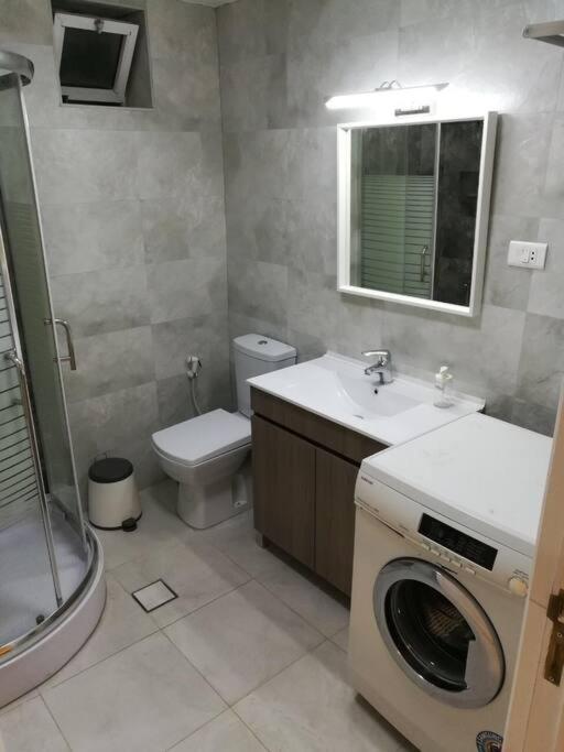 'C' Dazzling Modern 2 Bdrm Apt In Khalda Free Wifi Amman Exteriör bild