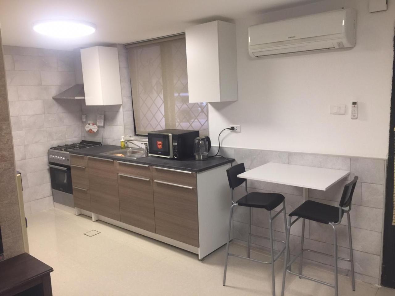 'C' Dazzling Modern 2 Bdrm Apt In Khalda Free Wifi Amman Exteriör bild